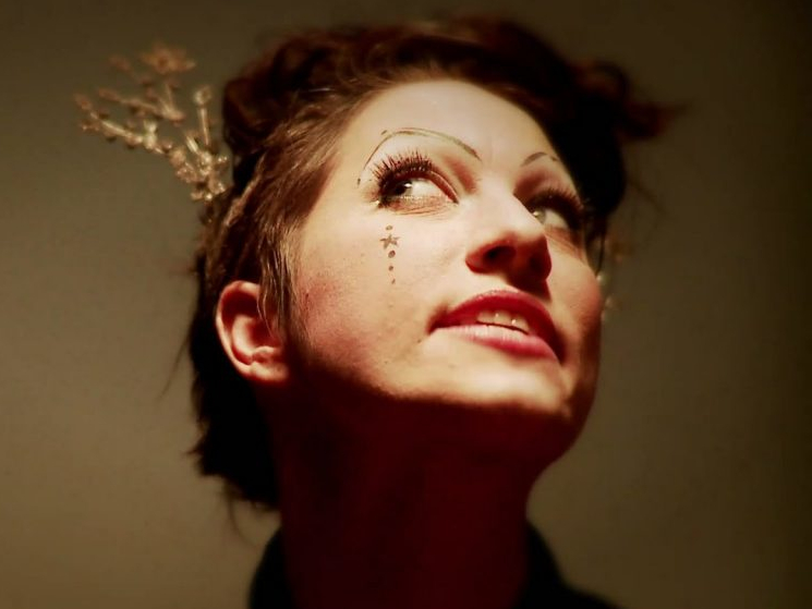 Foto del rostro de Amanda Palmer.